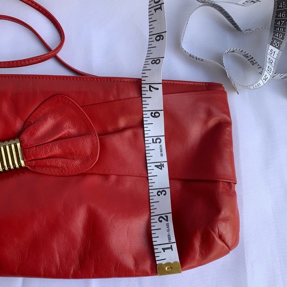 Red Vintage Crossbody Bag - Picture 6 of 8